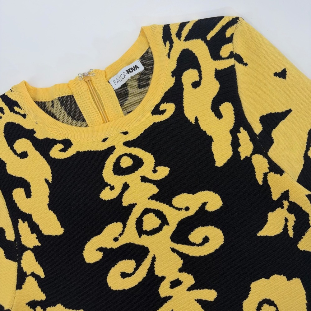 Fashion Nova Yellow Black Baroque Knit Maxi Dress Short Sleeve Slit Medium